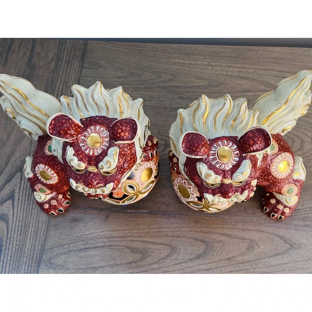Vintage Japanese Shisa Foo Dog Pair Kutani Style Moriage Porcelain 7.75